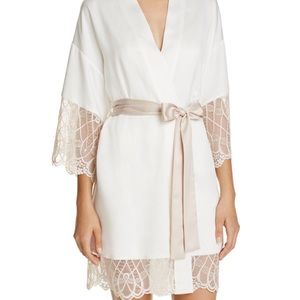 Flora Nikrooz Robe set. Size XS. Excellent condition. Robe, tank, and shorts.